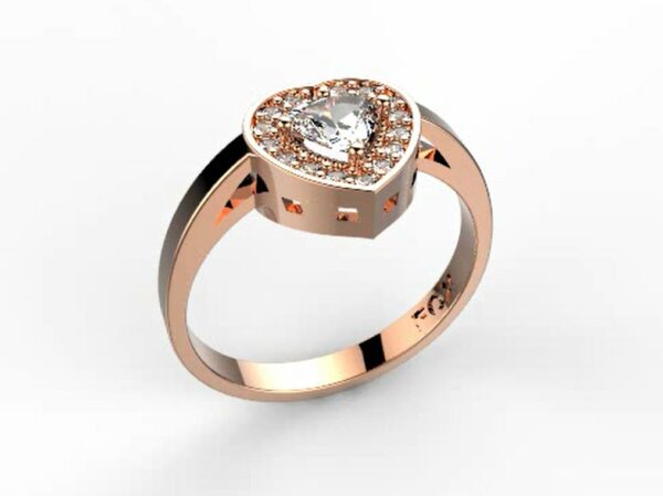 Zásnubní prsten značky FOX® 4 z růžového zlata, který je osazený jedním centrálním diamantem srdcového brusu a menšími diamanty okolo. hlavní