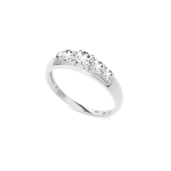 Zásnubní prsten značky FOX® 2 z bílého zlata, který je osazený celkem pěti diamanty briliantového brusu. hlavní
