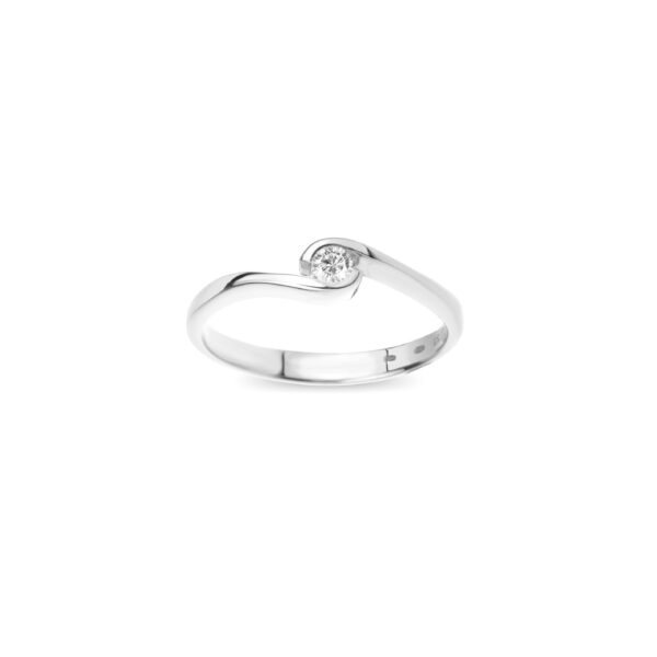 Zásnubní prsten značky FOX® 3 z bílého zlata, který je osazený jedním centrálním diamantem briliantového brusu. shora