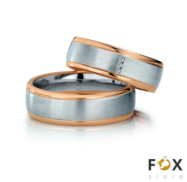 Snubní prsteny značky FOX 21-10Snubní prsteny Fox úspěšné kolekce FOX Classic jsou jedním z nejžádanějších produktů snubních prstenů. Barvy kovů je možné zvolit podle přání zákazníka (žlutá